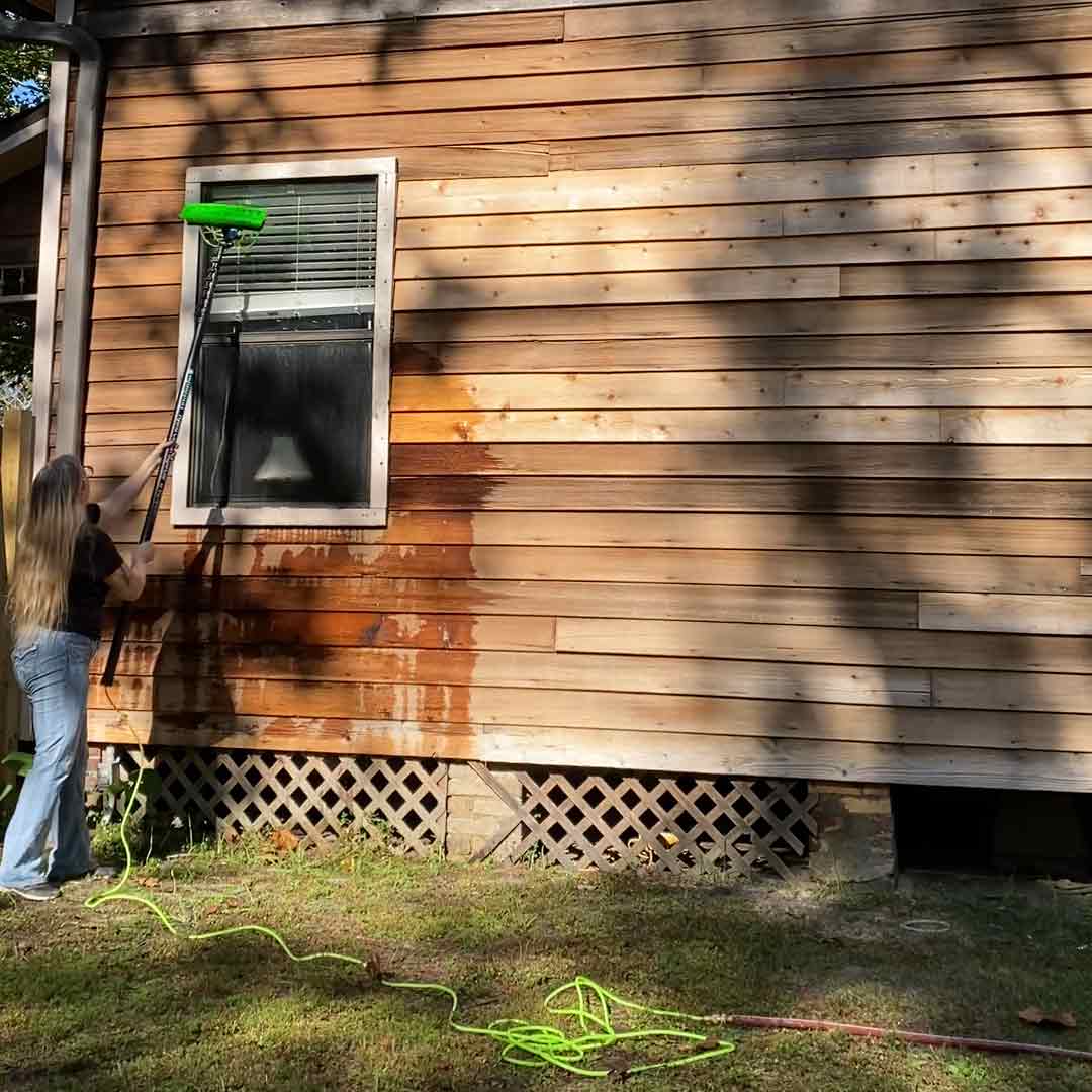 Carbon Water Fed Pole with Squeegee - Lifestyle image 3