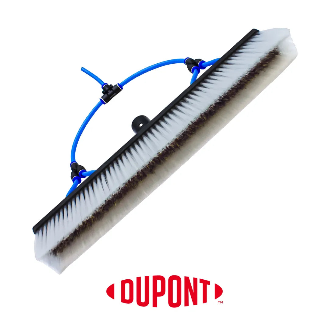 18-inch Aquaspray Venom Water Fed Poles Brush featuring mixed DuPont nylon and boars hair bristles with blue water lines.