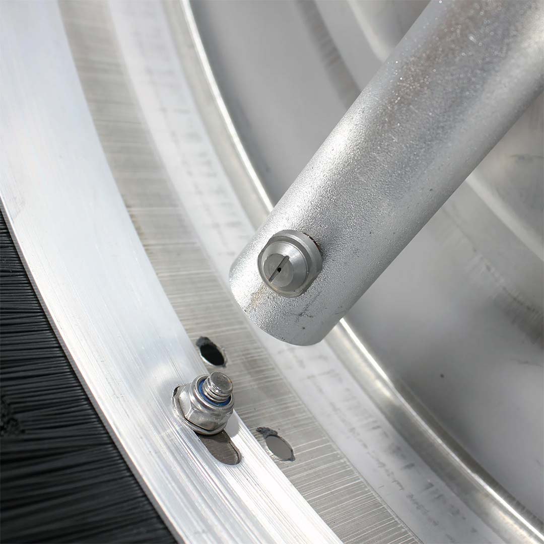 Gallery image 9 for 21" Stainless Steel Rotating Roof Cleaner