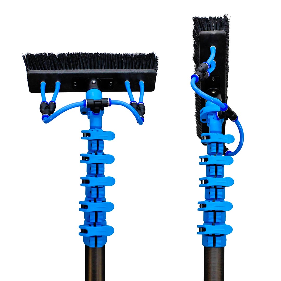 Aquaspray Venom telescopic window and solar cleaning water-fed pole with dual-position locking brush head.