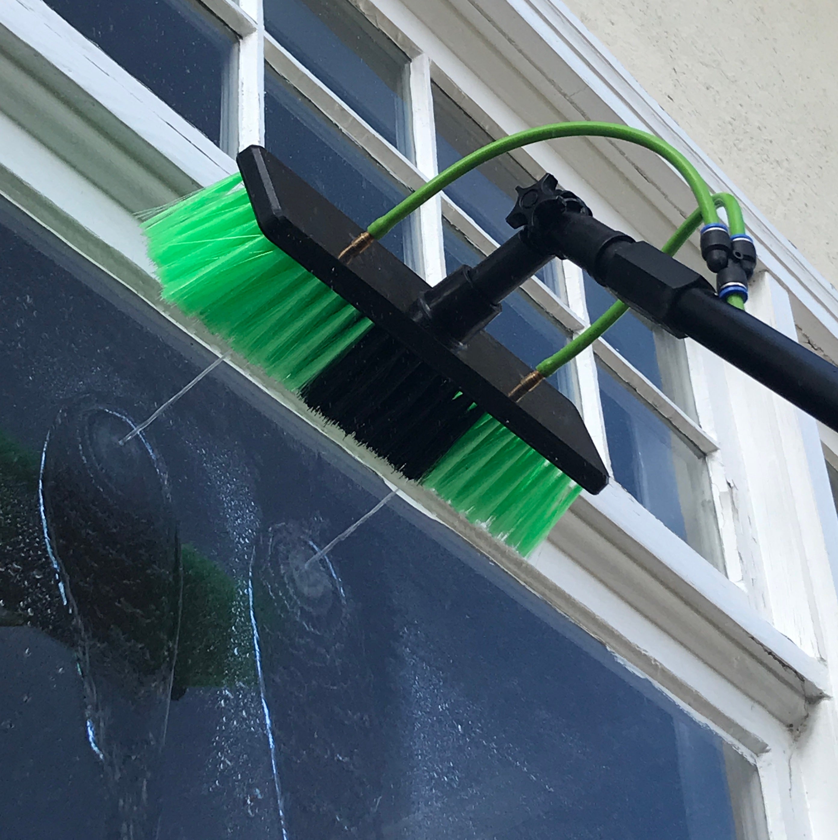 Water fed Brushes, Window and Glass Cleaning Brushes